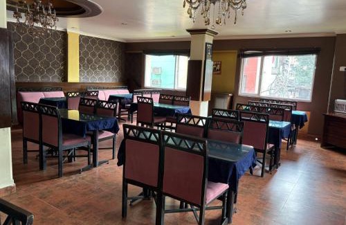 Mandi Hôtel | May Fair