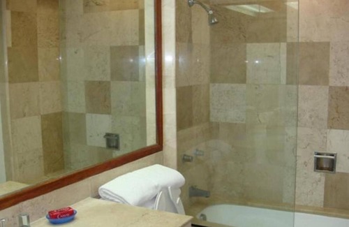 Playa Diamante Appartement | Mayan Playa Torre I Apartment beach front