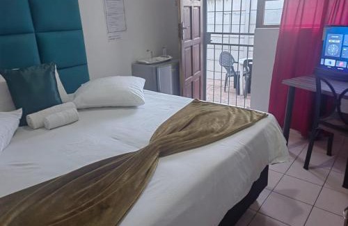 Saldanha Maison | MayBach Hills Palace Guesthouse