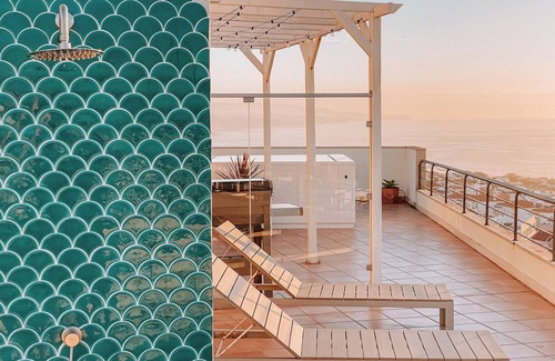 Ericeira Appartement | Maybe the best view in Portugal/Jacuzzi/Gym/Game room/AC/600m walk to town