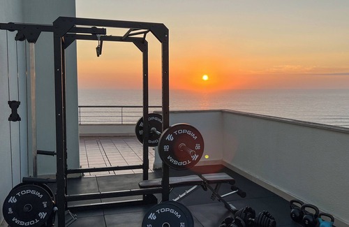 Ericeira Appartement | Maybe the best view in Portugal/Jacuzzi/Gym/Game room/AC/600m walk to town