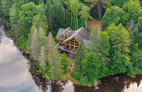 Wentworth-Nord Chalet De Ski | Mazama | Private Lake | Hot tub | Sauna | 16 pers | Kayak | Paddleboard