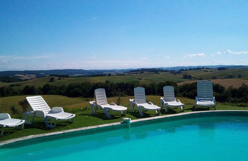 Villautou Cottage | Mazamet où les montagnes rencontrent la mer, 3 gîtes avec piscine et vue imprenable
