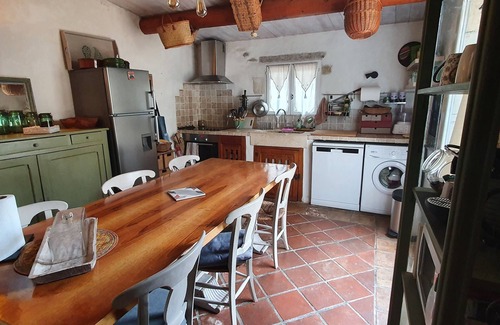 Aubussargues Maison | MAZET ENTRE VIGNES, OLIVIERS ET COLLINES