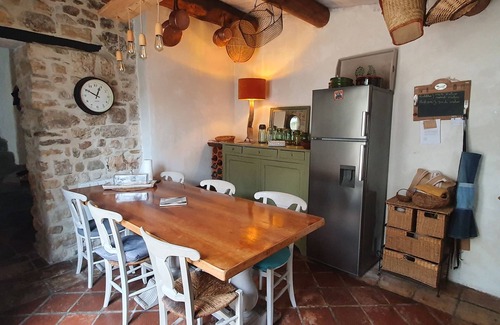 Aubussargues Maison | MAZET ENTRE VIGNES, OLIVIERS ET COLLINES