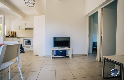 Saint-Quentin-la-Poterie Maison | Mazet au Calme -piscine Privée-grand Jardin Arboré