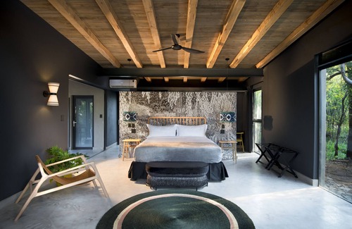 Pilanesberg National Park Cabine | Mbazo Safaris