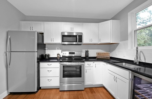 Olde Towne East Maison | McAllister Townhouse: where comfort and style meet!