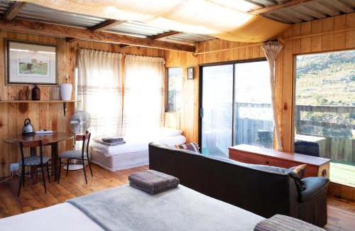 Slanghoek Cabine | McBains