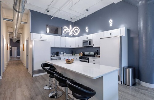 Near South Side Appartement | McCormick 5B/3Ba Luxury Suite for groups for up to 12 guests w/ optional parking