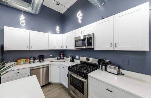Near South Side Appartement | McCormick 6B/3Ba Luxury Suite for groups/12 guests
