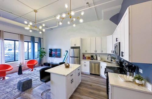 Near South Side Appartement | McCormick 6B/4Ba Luxury Suite for groups/12 guests