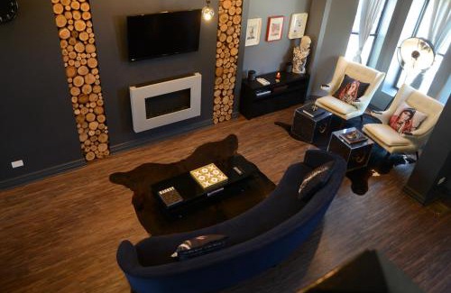 Bronzeville Maison | McCormick Place Guest House