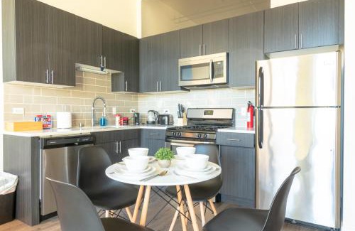 Near South Side Appartement | McCormick Place Modern 2BR Loft in Downtown Chicago Michigan Avenue with Optional Parking Near Soldier Field