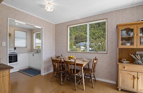 Havelock Maison | McFalls Bach - Havelock Holiday Home