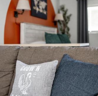 Johnson City Maison | McKamy Cottage at Wrenwood Ranch, King Bed
