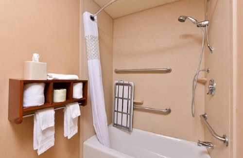 Ross Township Hôtel | McKnight Hotel