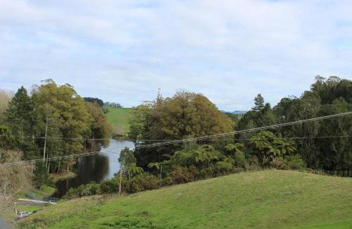 Lower Kaimai Maison | McLaren Lake View