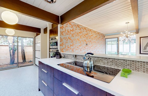 Garden Home-Whitford Maison | MCM home with atrium & yoga area near Nike HQ, Intel & Washington Square Mall