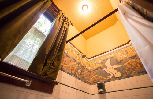 Eliot Hôtel | McMenamins White Eagle