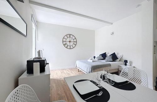 Coudes Appartement | MCosy1, Studio, 2 pers, Clim, proche A75