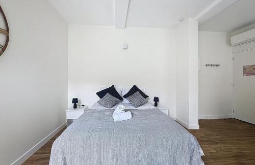 Coudes Appartement | MCosy1, Studio, 2 pers, Clim, proche A75