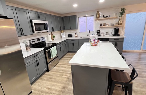 Sunrise Manor Maison | MDRN 4BEDRM House in Las Vegas, 10mins from airport