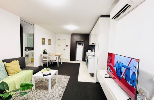 Melbourne Central Business District Appartement | ❤️MDSTS07/InnerCBD/SkyHigh View/1Min To Station/FREE(Heated Pool/GYM/Tram)