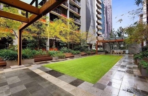 Melbourne Central Business District Appartement | ❤️MDSTS07/InnerCBD/SkyHigh View/1Min To Station/FREE(Heated Pool/GYM/Tram)