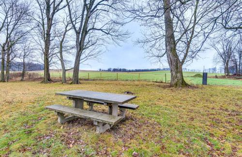 Sunman Maison | Meadow Edges with Yard and Views in Odon