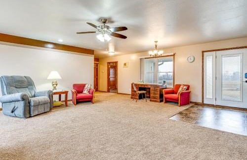 Sunman Maison | Meadow Edges with Yard and Views in Odon