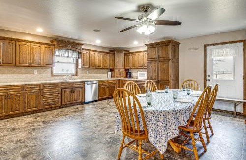 Sunman Maison | Meadow Edges with Yard and Views in Odon