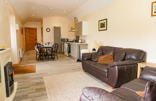 Tunstall Maison | Meadow View