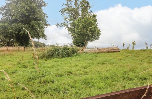 Coolbawn Maison | MEADOW VIEW, pet friendly in Coolbaun, County Tipperary