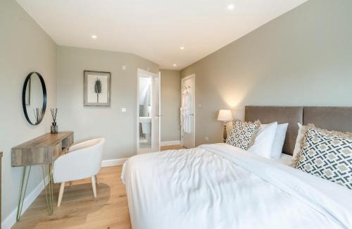 Blackburn Maison | Meadow View - Uk49066