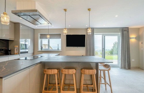 Blackburn Cottage | Meadow View - UK49066