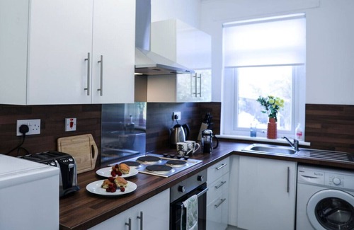 Wishaw Maison | Meadowburn View -two bedroom ground floor cottage apartment