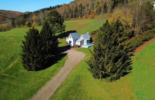 Denver Maison | Meadowlark, a delightful and unique Catskill Mountain Cottage. Extraordinary
