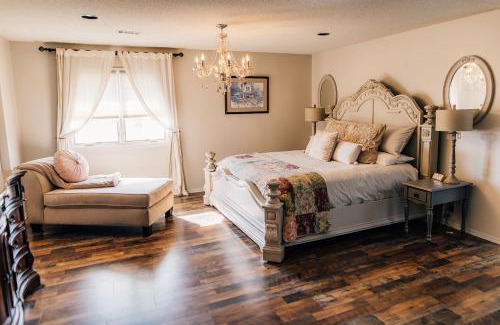 Greenwich Maison | Meadowlark Creek-fishing, Pool, Nature