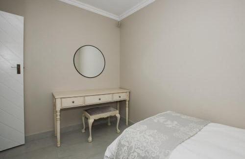 Constantia Maison | Meadowridge Nook