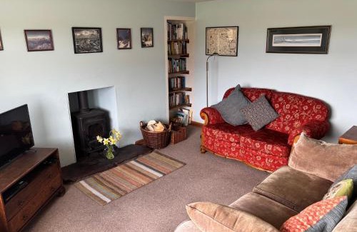 Clachtoll Maison | Meall Dubh - coastal cottage with stunning views