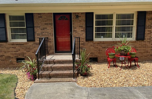 Cedar Grove Maison | (Mebane) Relaxation Retreat ( Near Chapel Hill and Durham )
