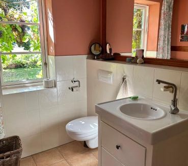 Dargun Appartement | Mecklenbü mit Teich, Kamin, Sauna und Hotpott