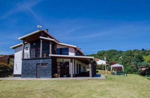 Los Nomos Maison | Medellin Vacation Home