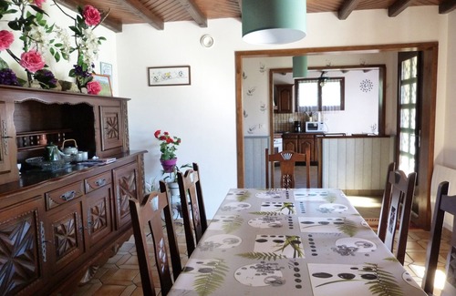 Saint-Sauves-d'Auvergne Maison | MEDICAL PRESCRIPTION: MAKE THE FULL OF ENERGY, OXYGENATION, REST, RELAXATION.