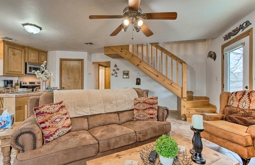 Medicine Park Maison | Medicine Park Cabin Rental with Mountain View