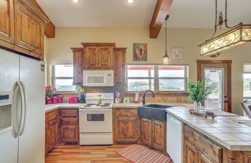 Medicine Park Cottage | Medicine Park Cottage: Walk to Lake Lawtonka!