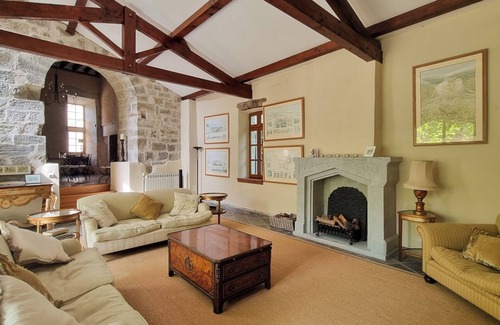 Leran Autre | Medieval castle apartment near historic Mirepoix