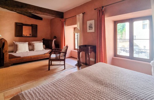 Leran Autre | Medieval castle apartment near historic Mirepoix