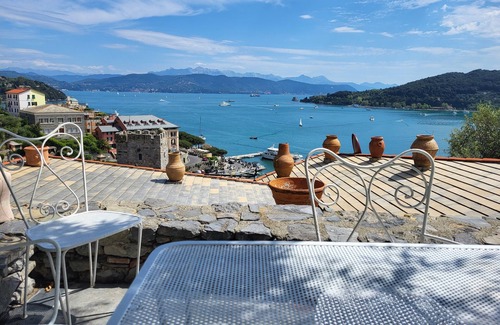 Portovenere Maison | Rustique médiéval avec jardin et vue magnifique sur la mer